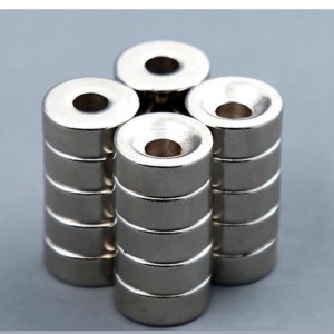 Maighnéad Sorcóireach Poll Head Head