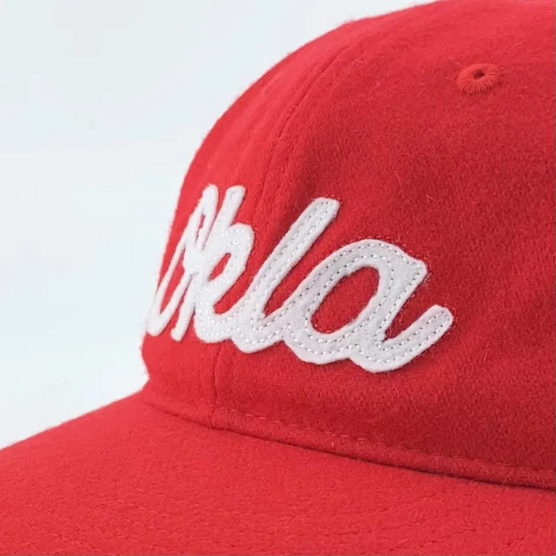 Flat brimneamhstruchtúrtha 6 phainéal hata painéil inchoigeartaithe ar ais strap caipín bróidnithe caipín saincheaptha olannneamhstruchtúrtha 6 phainéal snapback caipín hata daidí