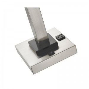 Lampa boird oíche amháin ag an seomra aoi