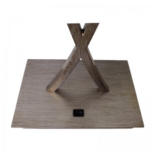 Lampa Deasc Deasc Críochnaithe Silver dhá sholas le lasc rocker ar an seomra aíochta