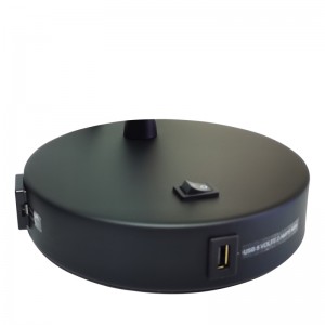 Solas deasc dubhneamhlonrach le lasc rocker ar off, asraon áisiúil agus calafort muirir USB ag seomra aoi an óstáin