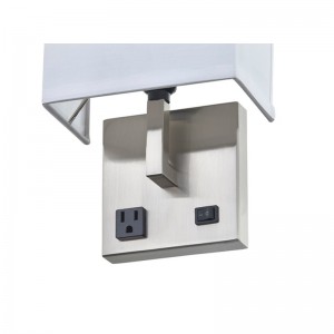 Sconce Balla Láimhe Óstán Fáilteachais le bailchríochnicile brushed agus scáth leath fabraice dronuilleogach ag an óstán tipiciúil seomra aoi