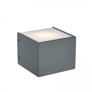 Lampa Balla Óstán Fáilteachais le bailchríoch péinteáilte liath péinteáilte agus taobh istigh comhtháite taobh istigh ag an óstán tipiciúil seomra aoi