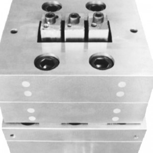 Múnla plaisteach coillteach pe a rinneadh sa tSín