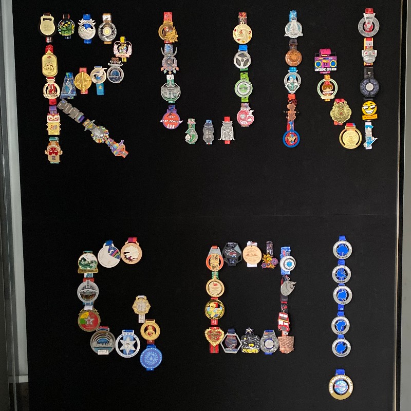 Bonn saincheaptha Bronntanais Ealaíne Global Teaghlaigh