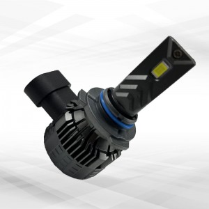 B11 faoi stiúir bolgáin ceannlampa