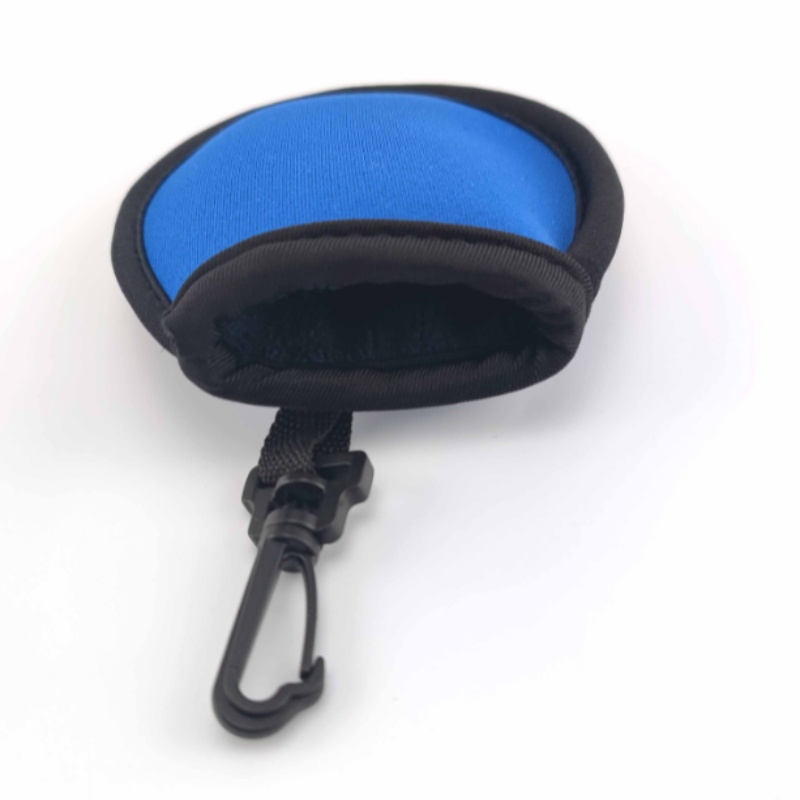 Saincheaptha uiscedhíonach dubhneoprene galf liathróid washer pouch gailf pouch glantacháin le gearrthóg