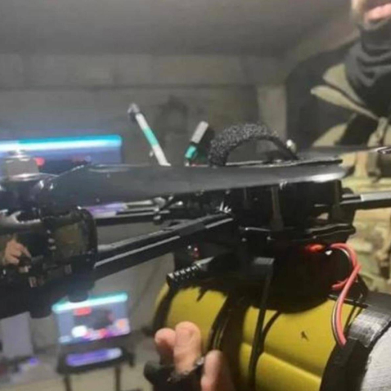 An Cogadh Russo-Úcráinis: Cuir suas tonn drones!