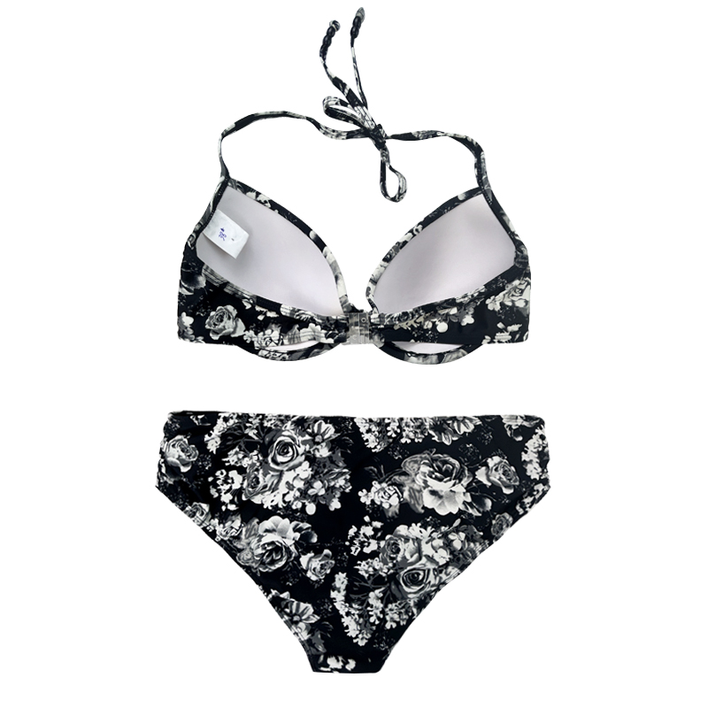 Strap Halter Floral Clóbhuailte Black agus Bán