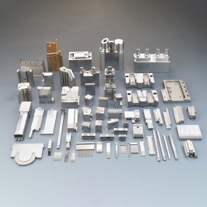 Comhpháirteanna múnla próiseáilte go hiomlán