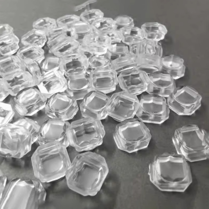 Táirgí Lionsa Optúla