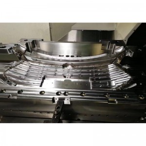 Múnla grille gluaisteán