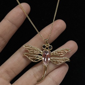 Muince pendant dragonfly galánta le haicinn criostail bándearg agus rhinestone, ór-Plátáilte le sciatháin chasta filigree