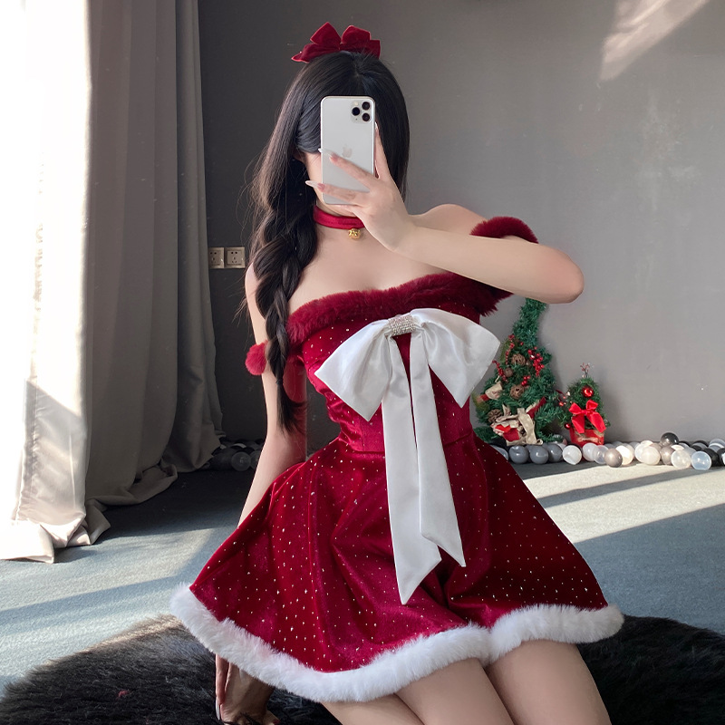 Cultachanua Nollag. An Nollaig - Éadaí téamaí le haghaidh cros - Trádáil eachtrach mórdhíola. Plush Robes Cathna Nollag. Gúnaí dearga sexy don bhliainnua366 Praghas:$199.99