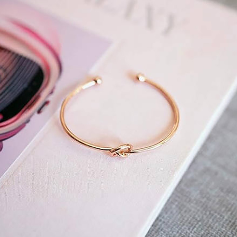 4k Óir plátáilte go deo grá Knot Infinity Bracelets Bangle do Mhná Bracelet Bangle Bangle Inchoigeartaithe do Mhná Óir Galánta-Bracelet cufa oscailte plátáilte le dearadh snaidhm - jewelry íostachnua -aimseartha le haghaidh caitheamh laethúil agus ócáidí speisialta