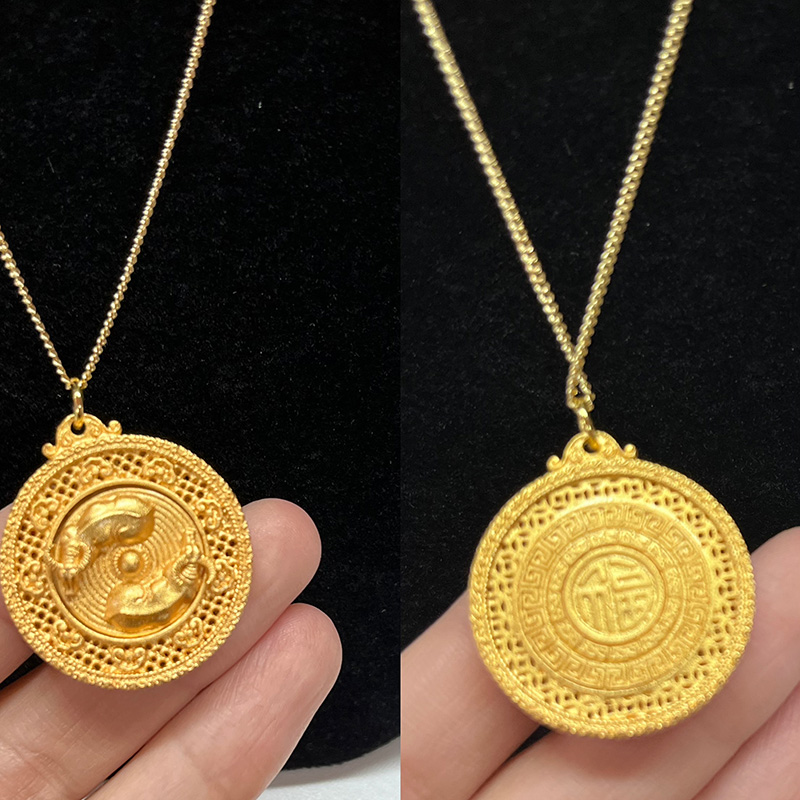 Óir 24K-Trí ádh plátáilte triúr-Pendant Saibhreas Toad Legged le carachtar intricate filigree agus FU don rathúnas agus don fhortún