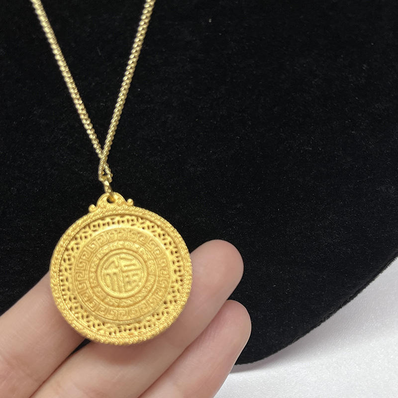Óir 24K-Trí ádh plátáilte triúr-Pendant Saibhreas Toad Legged le carachtar intricate filigree agus FU don rathúnas agus don fhortún