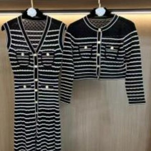 V-Muineál Sraith Gúna Stráice Cniotáilte Fada